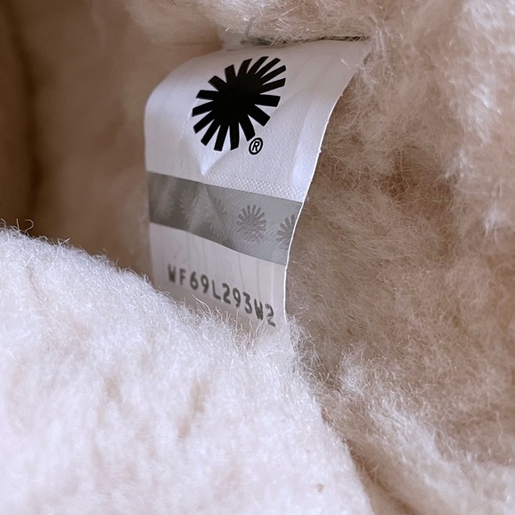 UGG Women’s Classic UGG Gem Mini Chestnut Suede Boots - Picture 10 of 10